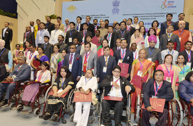 The President, Mr. Pranab Mukherjee with the recipients of the ‘National Awards for the Empowerment of Persons with Disabilities (Divyangjan), 2016’, on the occasion of the ‘International Day of Disabled Persons’, organised by the Department of Empowerment of Persons with Disabilities (Divyangjan), Ministry of Social Justice and Empowerment, in New Delhi on December 03, 2016.