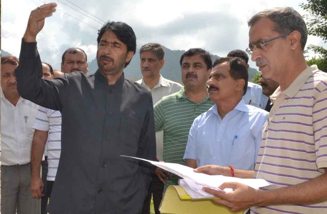 JK Minister for Tourism, Ghulam Ahmed Mir with officers-Scoop News