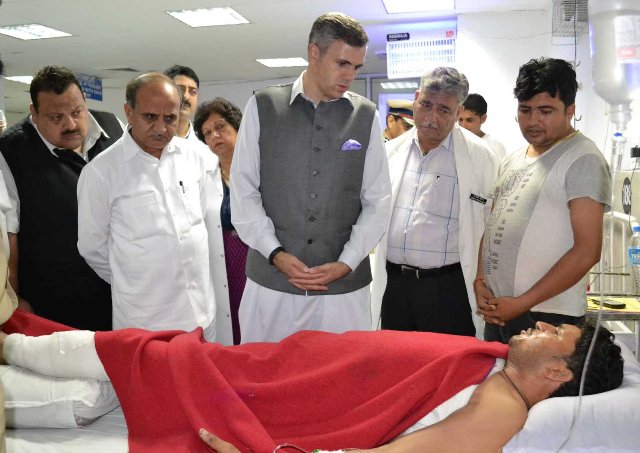 JK CM during his visit to Government Medical College Hospital, Jammu-Scoop News