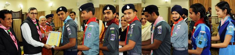 JK CM Gives away Rashtrapati Puraskar to Bharat Scouts, Guides