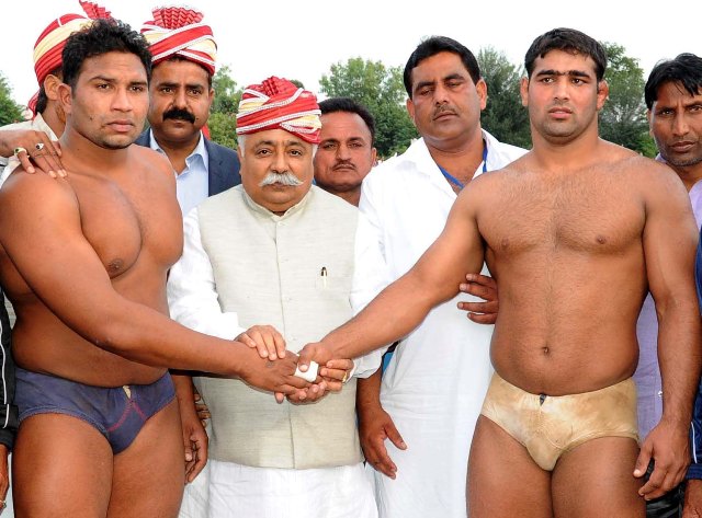 JK Minister Ajay Sadhotra with wresters