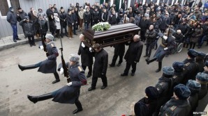 Policeman Dmitry Makovkin was given a military burial, lead by honor guards. 