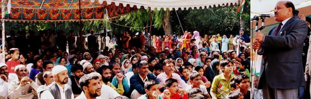 ABDUL GANI VAKIL ADDRESSING WORKERS AT DOABGAH SOPORE