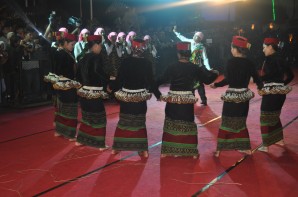 Chin Nayional Dancing