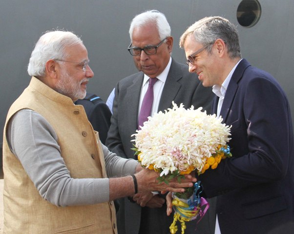 PM arrives Srinagar,Guv, CM receiving Modi