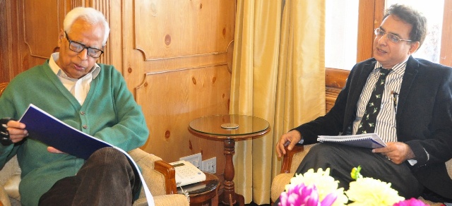 The Governor N.N. Vohra meeting Prof. Devanand, VC, CUJ
