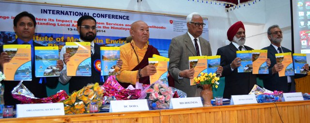 The Governor releasing Proceedings and Abstract Volume of the Conference at IME