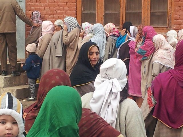 voters seen casting their vote at Sonawari
