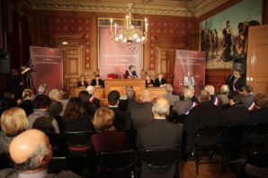 The mayors from the entire French political spectrum voiced their solidarity with the Iranian resistance to establish freedom, democracy, and secularism in Iran.