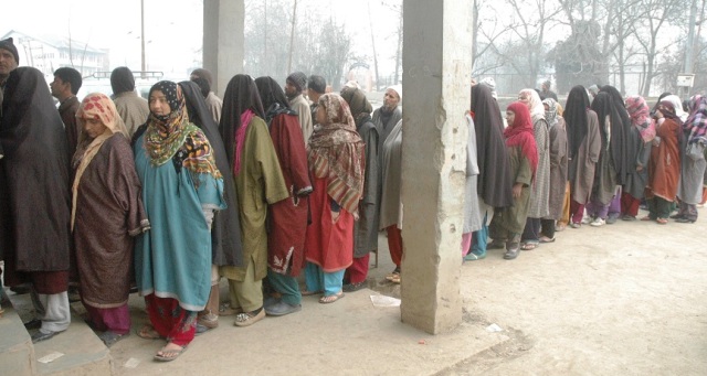 Voters at Bijbehara