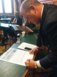 Simon Danczuk MP signing to support British Kashmiri Manifesto