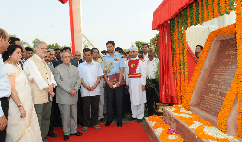 The President, Mr. Pranab Mukherjee inaugurated the first ever Sewage Treatment Plant (STP) in the President’s Estate, at Rashtrapati Bhavan, in New Delhi on June 08, 2015. The Lt. Governor of Delhi, Mr. Najeeb Jung, the Chief Minister of Delhi, Mr. Arvind Kejriwal and other dignitaries are also seen.