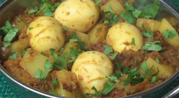 easy chicken curry eggs potatoes Masala recipe